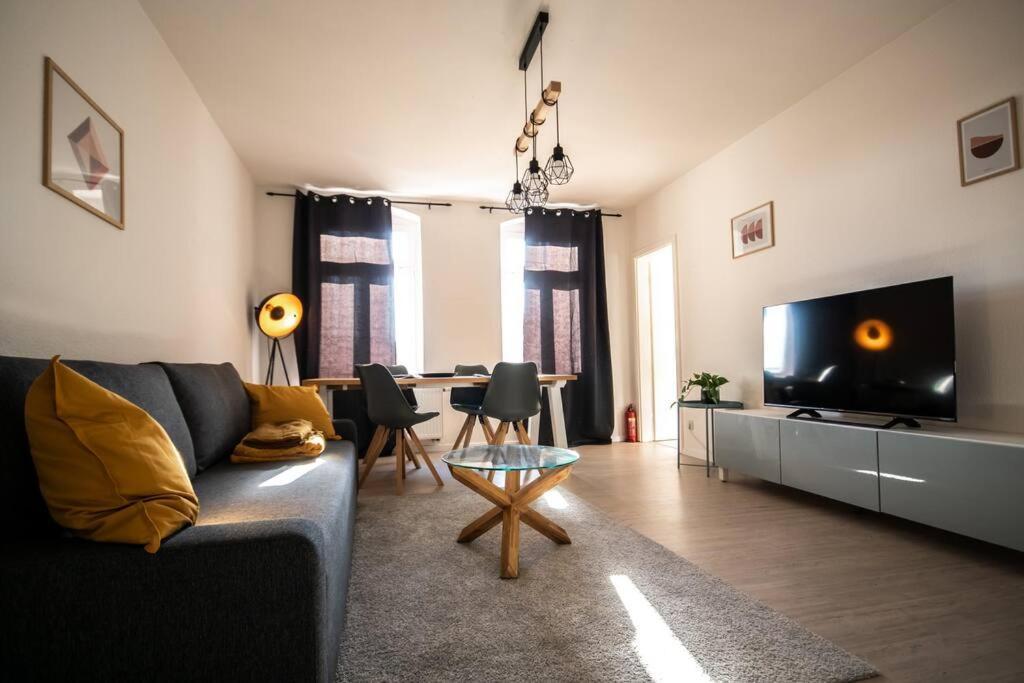 Super Lage Modern Boxspringbett *Netflix* Wlan* Apartment เคมนิตซ์ ภายนอก รูปภาพ